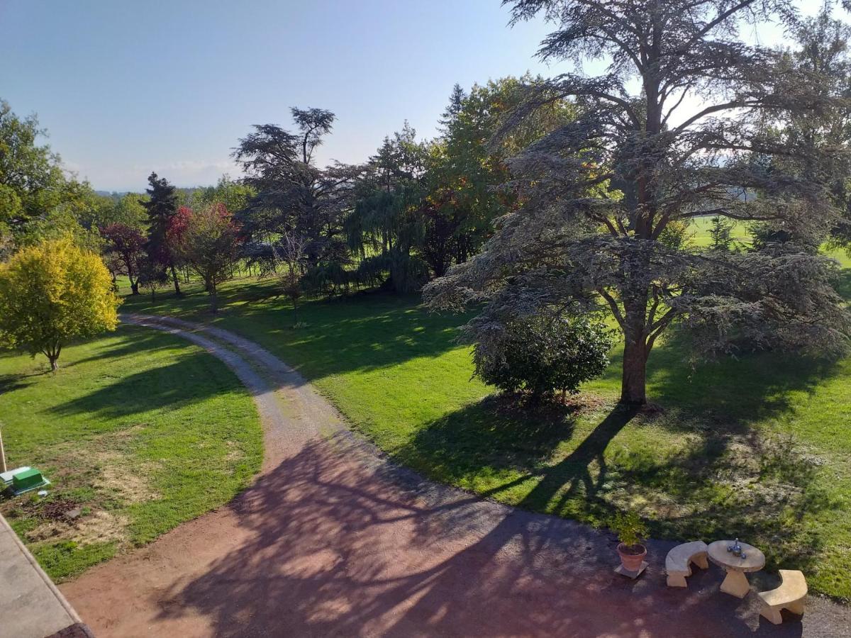 Bed and Breakfast Domaine Berenguer Ouches Exterior foto