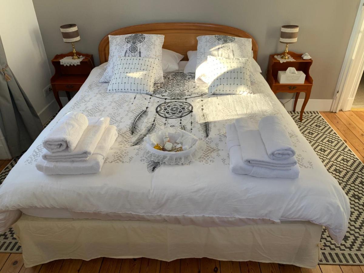 Bed and Breakfast Domaine Berenguer Ouches Exterior foto