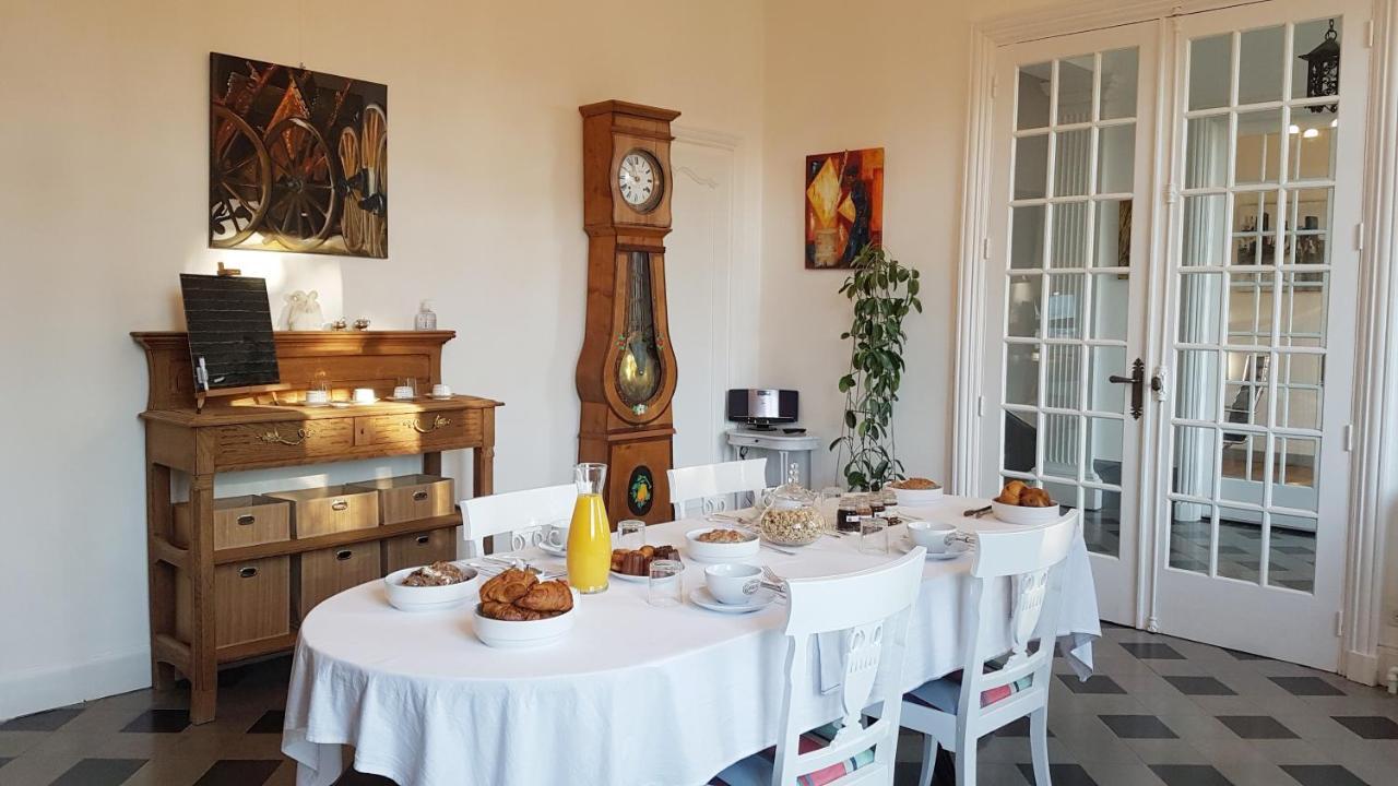Bed and Breakfast Domaine Berenguer Ouches Exterior foto